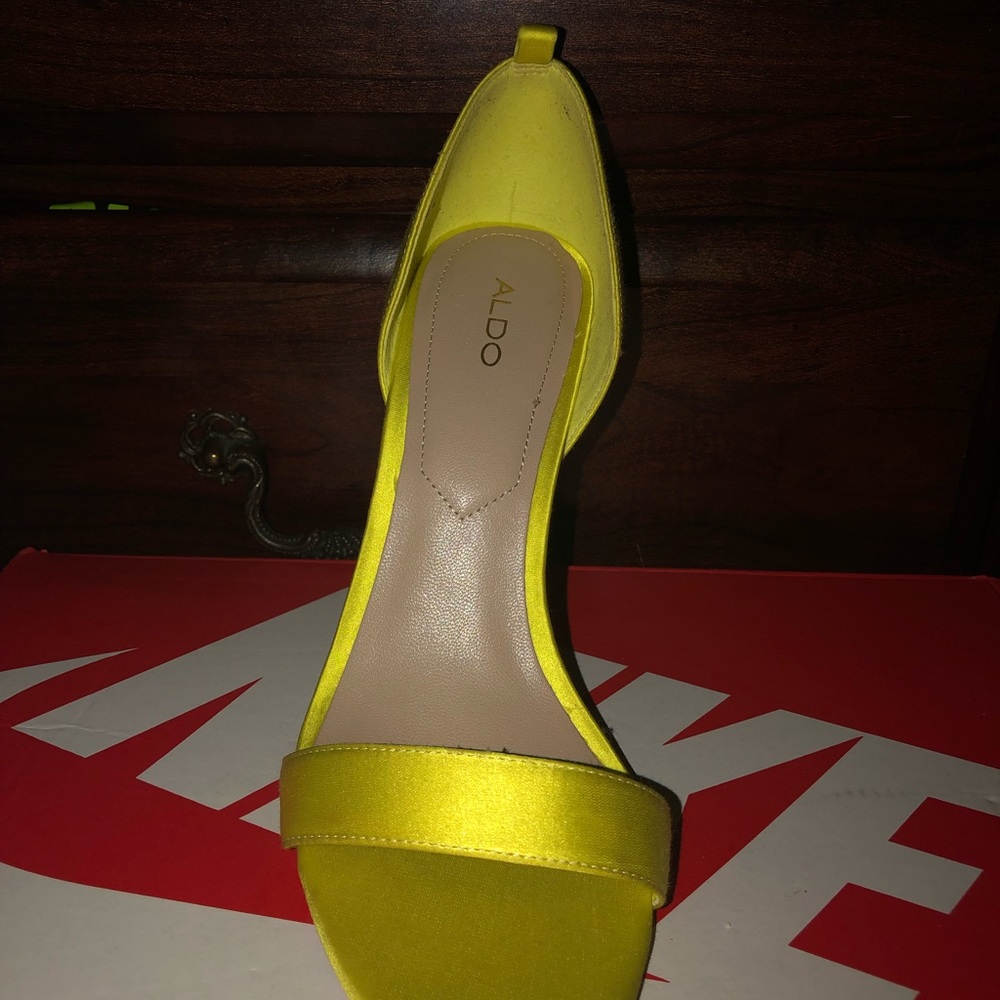 Aldo Yellow Heels - Picture 2 of 3